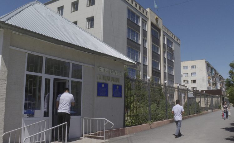 Түркістан облысының тұрғынына тыйым салынған материалдарды таратқаны үшін айыппұл салынды