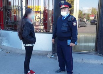 Түркістан облысының полицейлері жоғалған қызды отбасымен қауыштырды