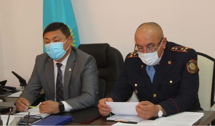 Келес пен Мақтаарал ауданының полиция басшылары халықпен кездесті
