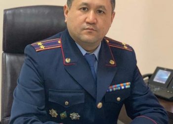 Түркістан облысында полицейлер Ресейден әкелінген көліктерге жалған техникалық байқаудан өтті деген құжат берген 2 күдіктінің ісін әшкереледі. Олар Түркістан қаласының жергілікті тұрғындары болып шықты.