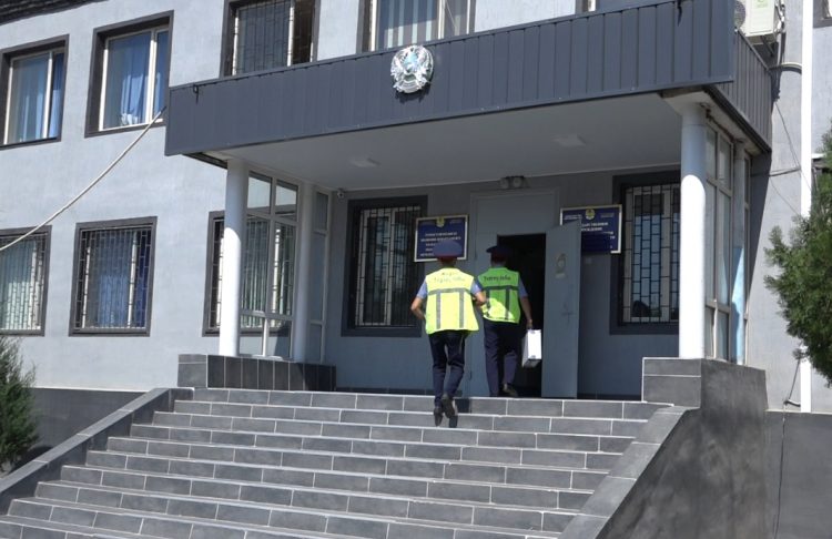 Түркістан облысының полицейлері өзгенің ойын құрылғыларын талан-тараж еткен  күдіктіні ұстады