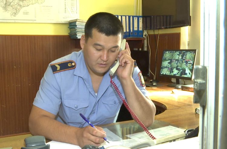 Түркістан облысы полицейлері тұрғынның бұқасын сойып, етін сатпақ болған күдіктілерді ұстады
