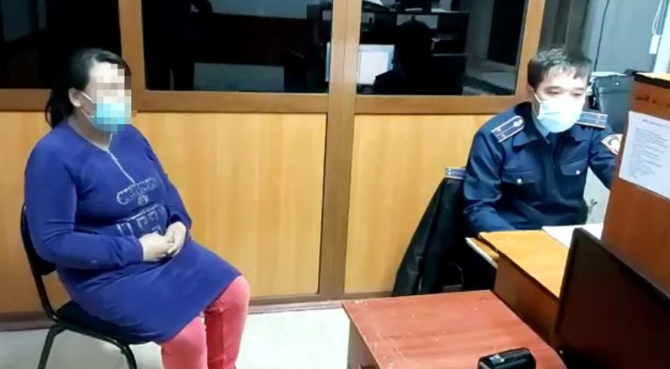 Түркістандық полицейлер енесінің ақшасын жасырын түрде жымқырған келінді ұстады