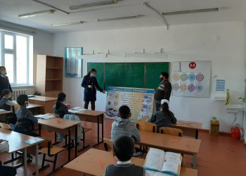 Түркістан облысының полиция қызметкерлері оқушыларға жол қауіпсіздігі туралы сабақ өткізді