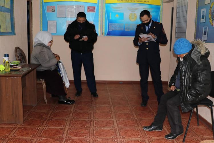 Қайыршылық жасап жүрген азаматтар полицияға жеткізілді