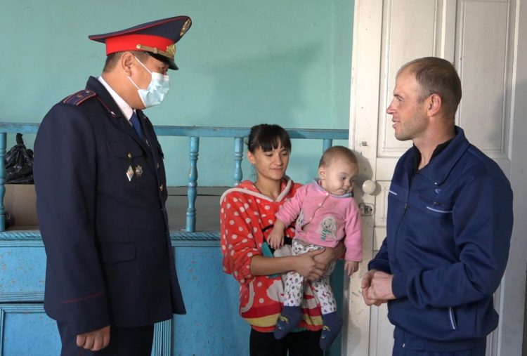 Түркістан облысының тұрғыны өз ұлын учаскелік инспектордың есімімен атайды