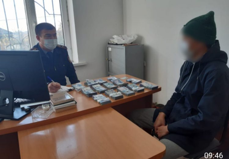 Түркістан облысының полицейлері 57 млн теңге алаяқтыққа қатысы бар күдіктіні ұстады