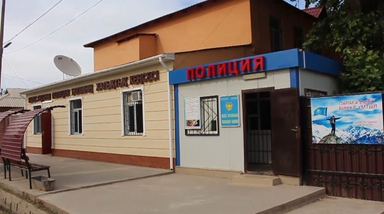 Полицейлер  көліктен  2  миллион  ақшаны жымқырған күдіктіні ұстады