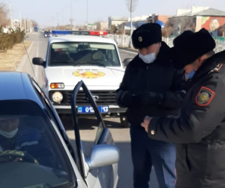 Түркістан облысында «Қауіпсіз жол» жедел-профилактикалық іс-шарасы барысында заңсыз қару сақтап, жалған нөмір таққан жүргізушілер ұсталды