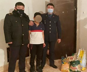 Шымкент: Тергеушілер көп балалы анаға көмек көрсетті