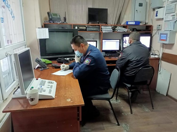 Түркістан облысының полиция қызметкерлері ұрланған ірі қара малдарды тауып, ауыл тұрғынынан алғысын алды