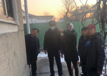 Түркістан облысының полицейлері тұрғын үйлерге ұрлыққа түскен екеуді ұстады
