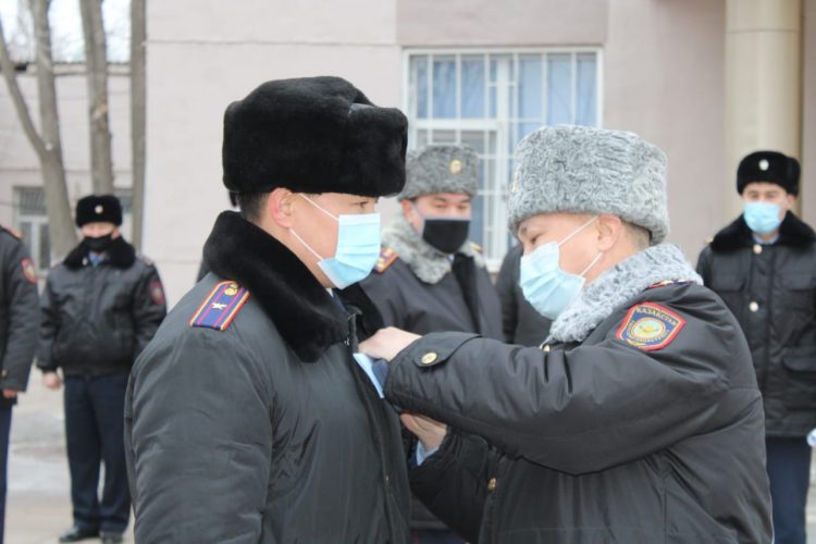 Түркістан облысында «Халық алғысы» медалімен тағы бір полицей марапатталды