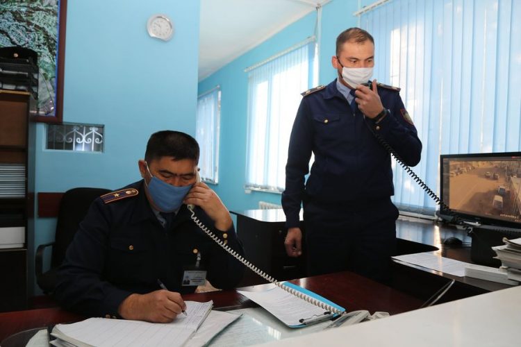 Түркістан облысының полицейлері жер алып беремін деп алаяқтық жасаған әйелді ұстады