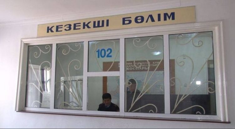 Түркістан облысының полицейлері интернет алаяқтығына қатысы бар 2 күдікті әйелді ұстады