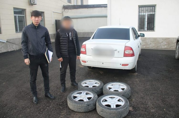 Түркістан облысының полицейлері бірнеше көлікке ұрлыққа түскен автоұрыларды құрықтады
