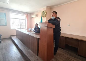 Түркістан облысының полицейлер жасөспірімдер арасындағы қылмыстың алдын алу мақсатында ата-аналар,  мектеп оқушыларымен кездесу өткізді