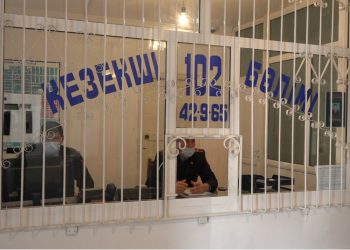 Түркістан облысының полицейлері жоғалған қыз баланы тауып, үйіне қайтарды