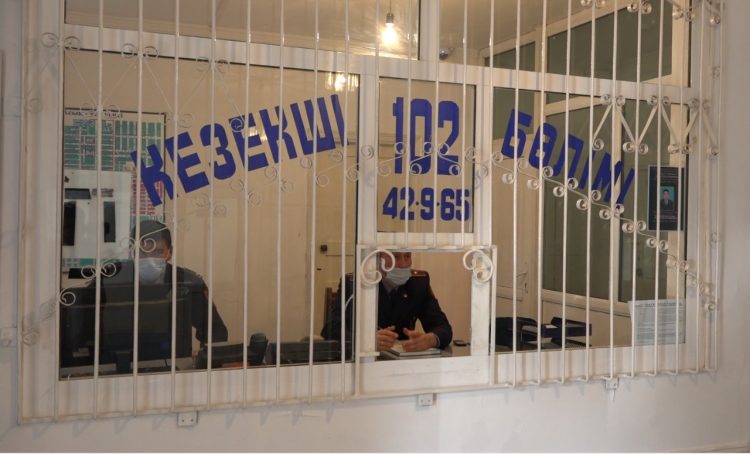 Түркістан облысының полицейлері жоғалған қыз баланы тауып, үйіне қайтарды