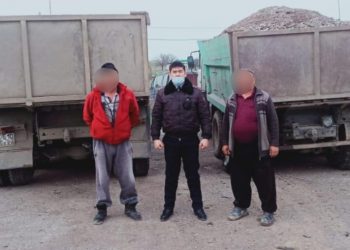 Түркістан облысының  полицейлері  жүк көлікке заңсыз тас артқандарды анықтады