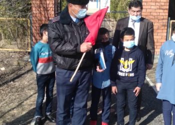 Түркістан облысының полицейлері  қауіпсіз мектеп іс-шарасын  өткізуде
