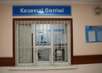 Полицейлер жол-көлік оқиғасын жасаған мас жүргізушіні жауапқа тартты