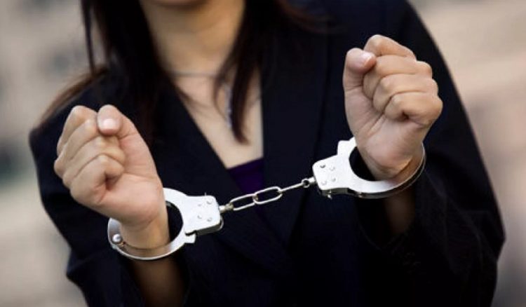 Тұрғындарды алдап, алаяқтық жолмен ақша алған күдікті әйелді ұстады