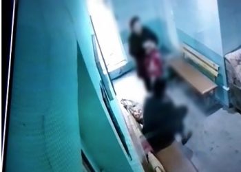 Моншадан қол сөмке ұрлаған әйелді ұстады