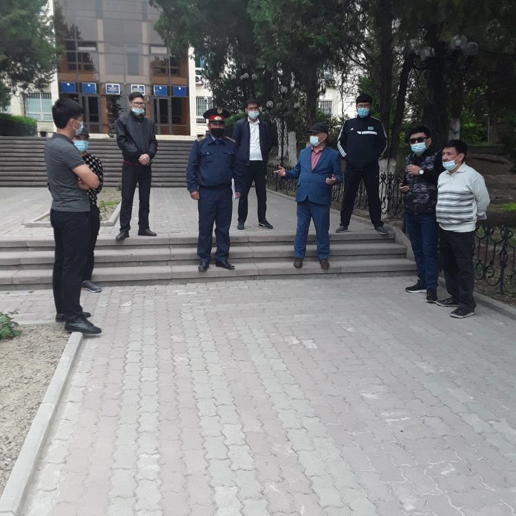 Қоғамдық орынды ластаушыларға хаттама толтырылды