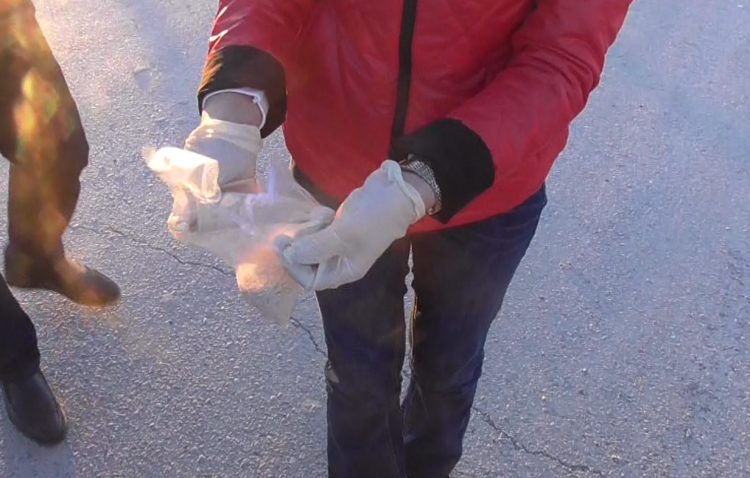 «Героин» тасымалдаған автобус жолаушысын ұстады