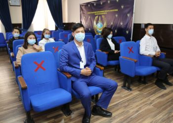 Түркістандық полицейлер студенттерге арнап дөңгелек үстел өткізді