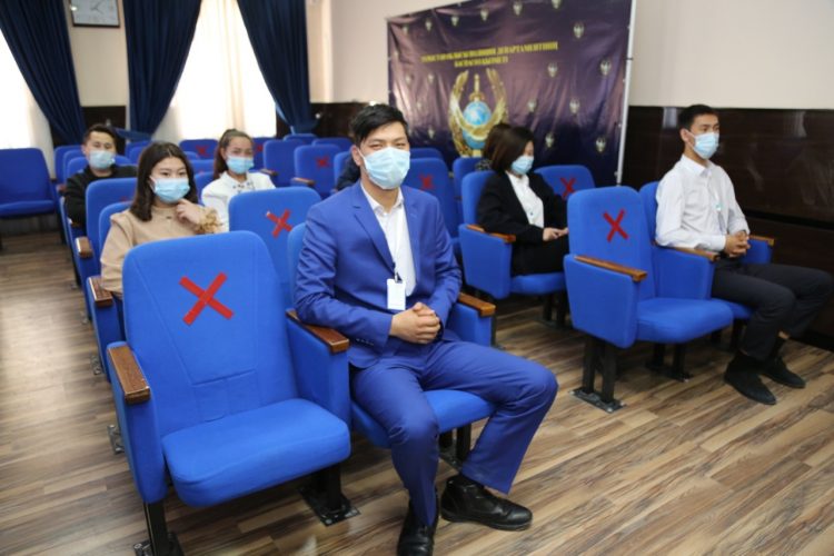 Түркістандық полицейлер студенттерге арнап дөңгелек үстел өткізді