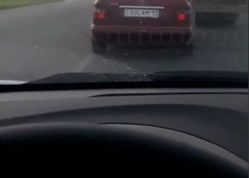 Көлік нөмірінің орнына есімін жазып алған жүргізушіні жауапқа тартты