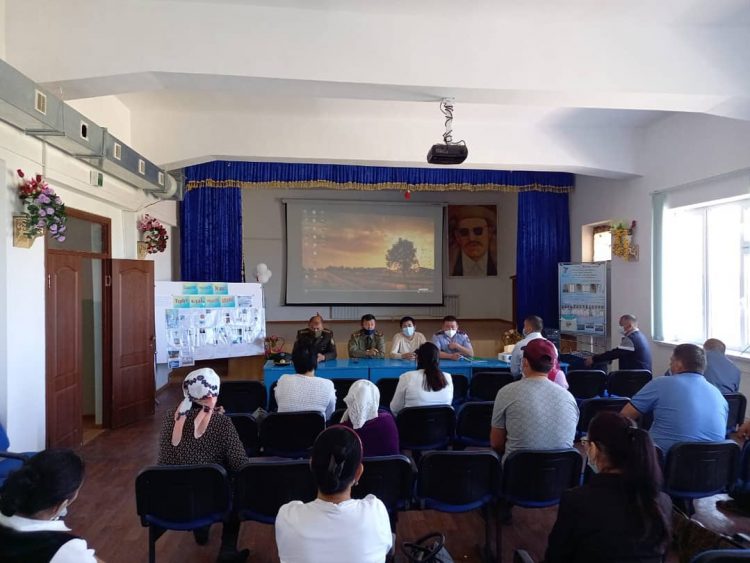 Түркістан облысының полицейлері ата-аналардың қатысуымен жиналыс өткізді