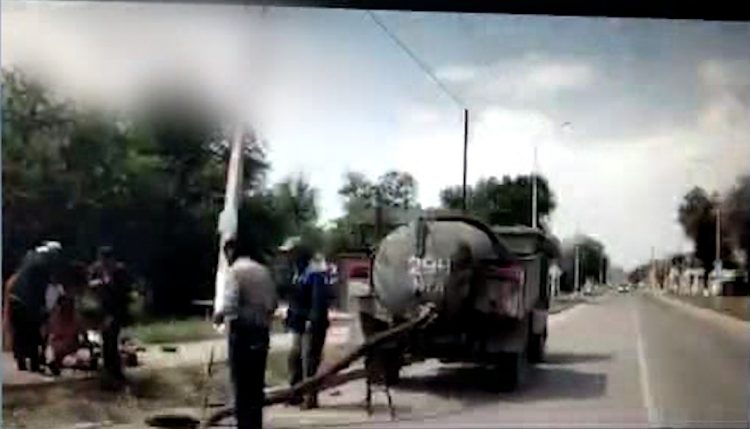 Түркістан облысының полицейлері тереңдігі 4 метр болатын кәріз құдығына түсіп кеткен екі тұрғынды аман алып қалды