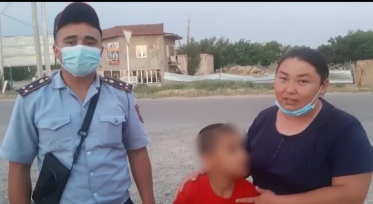 Жоғалған 9 жасар баланы үйіне қайтарды
