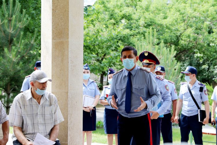 Шымкенттің бас полицейі Еңбекші ауданының тұрғындарымен кездесті