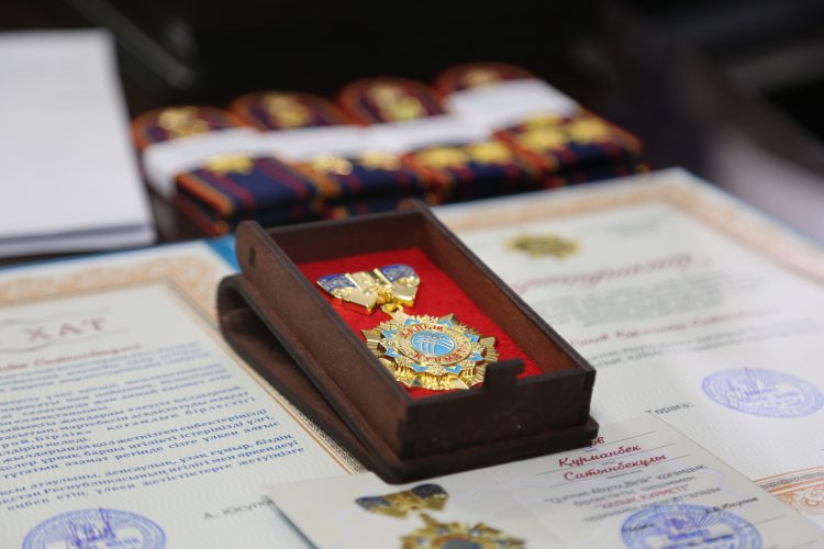 «Қазақстан полициясы күні» қарсаңында 100-ден астам  полицей марапатталды