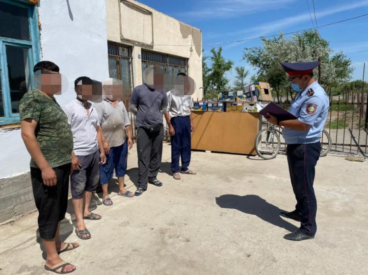 Түркістан облысының полицейлері 450 құқық бұзушылықты анықтады