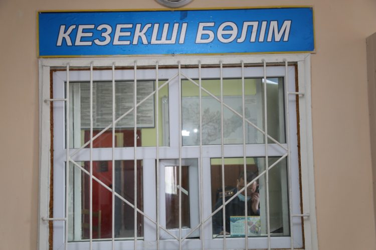 Өзгенің үйіне мас халде заңсыз кіріп кеткен тұрғынды ұстады