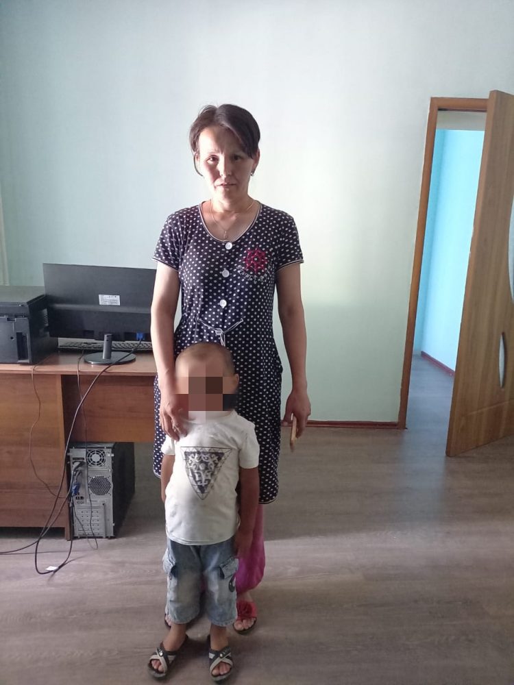 Жоғалған 3 жасар баланы тауып, анасымен қауыштырды