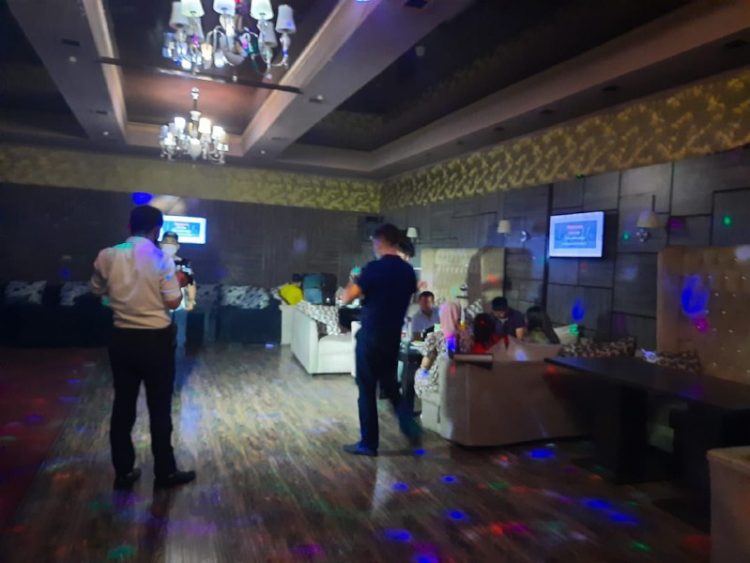 Шымкенттік полицейлер карантин шектеулеріне бағынбаған рестобарды анықтады