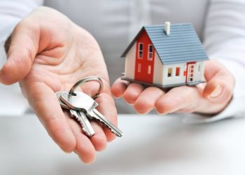 Тұрғындарға  пәтер алып беремін деп  15 миллион теңге шығын келтірген алаяқты ұстады