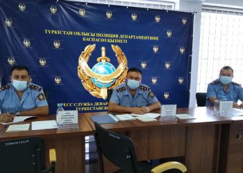 Түркістан облысы Полиция департаменті бастығының бірінші орынбасары полиция полковнигі Абдуғани Сейдуалиев тұрғындармен тікелей тілдесті