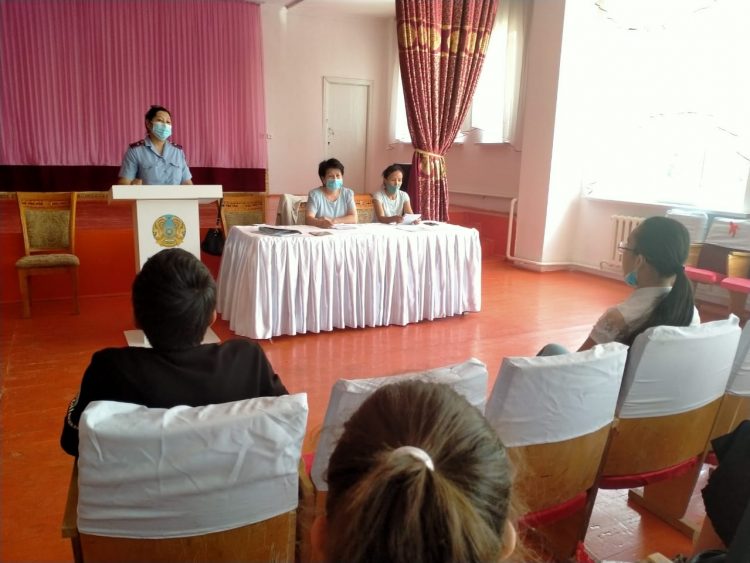 Мектеп оқушыларына арнап  дәріс өткізді