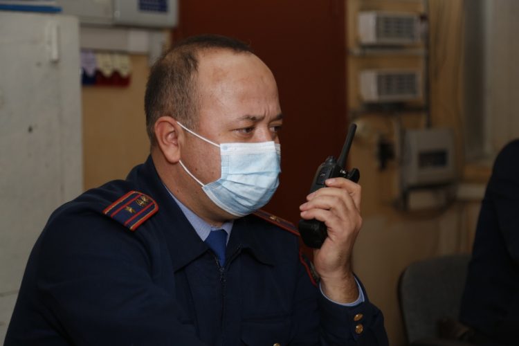 Түркістан облысында жүргізуші куәлігі жоқ бола тұра, қайта мас күйде көлік айдап, полицейге қарсылық көрсеткен  жүргізуші ұсталды