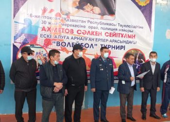 Түркістандық тәртіп сақшылары волейболдан жарыс өткізіп, өмірден өткен спортшы полицейді еске алды