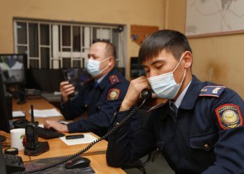 Түркістандық полицейлер қонаққа келіп, ер адамның қымбат тонын  ұрлаған әйелді ұстады