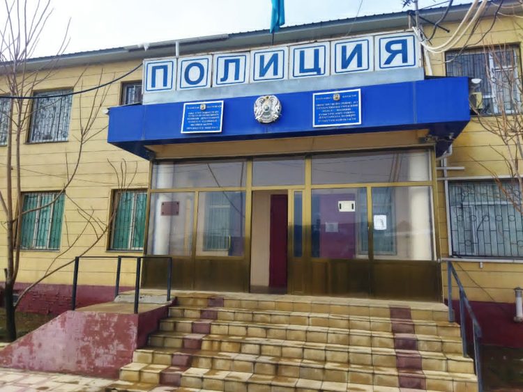Түркістан облысының полицейлері тұрғыннан тіркелмеген шолақ мылтық тәркіледі