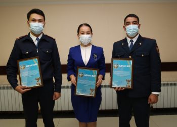 Балалар үйінде өсіп, полицей болған Михаил (тұрғындар қойған қазақша аты – Мәди) отау құрды